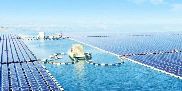 В Китае запустили крупнейшую плавучую солнечную электростанцию